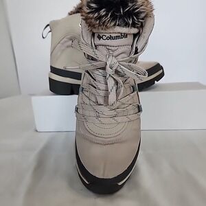 Columbia Women's 5 Keetley Omni Heat Gold Winter Boot 200g  Waterproof‎